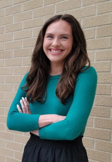 Sophie Stover, dynamic Account Manager at LS2group, with a background in political campaigns and a strong voice in communication and public policy advocacy.